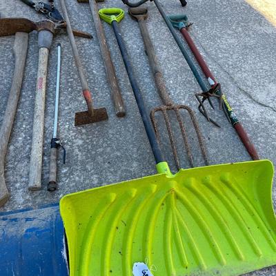 YARD TOOL LOT