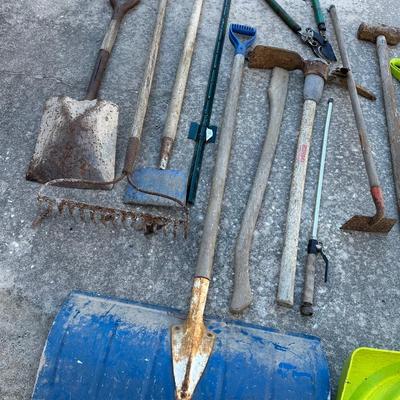 YARD TOOL LOT