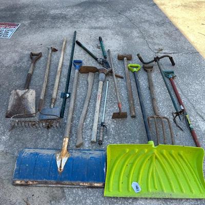 YARD TOOL LOT