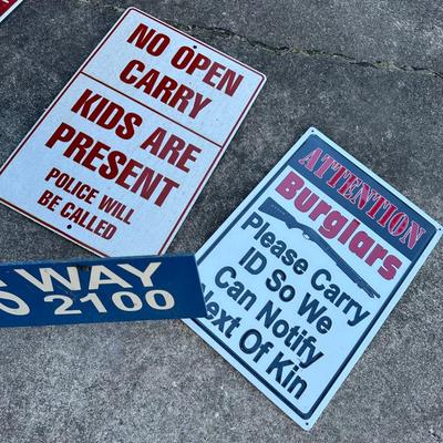 STREET SIGN LOT