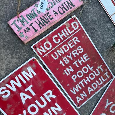 STREET SIGN LOT