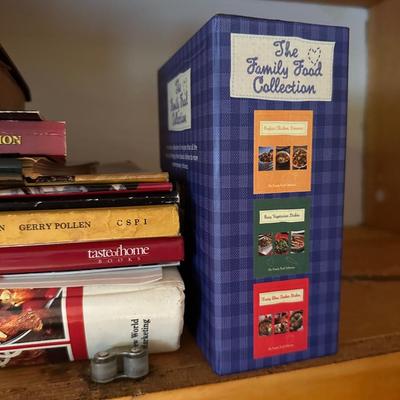 COOKBOOK, KITCHEN SERVING LOT