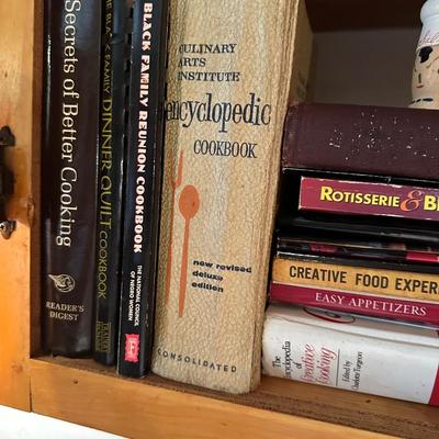 COOKBOOK, KITCHEN SERVING LOT