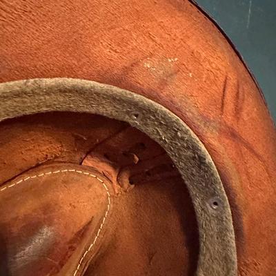 VINTAGE BROWN LEATHER HAT