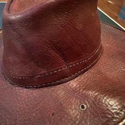 VINTAGE BROWN LEATHER HAT