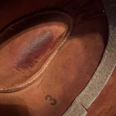 VINTAGE BROWN LEATHER HAT