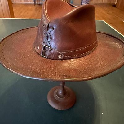 VINTAGE BROWN LEATHER HAT