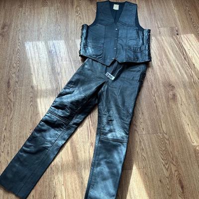 BLACK LEATHER RIDING PANTS & VEST SET