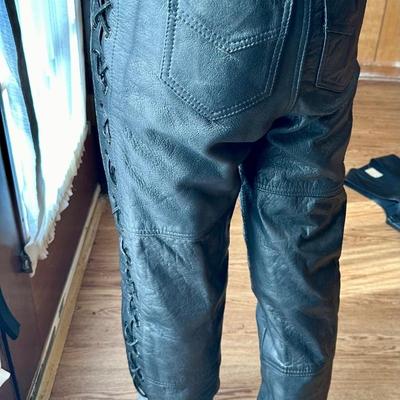 BLACK LEATHER RIDING PANTS & VEST SET