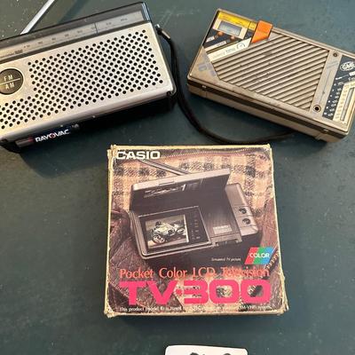 POCKET TV/TRANSISTOR RADIO LOT