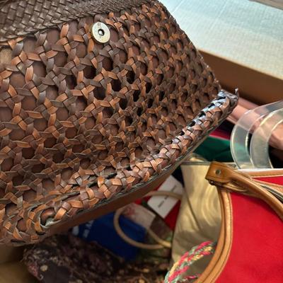 VINTAGE PURSE & MORE LOT