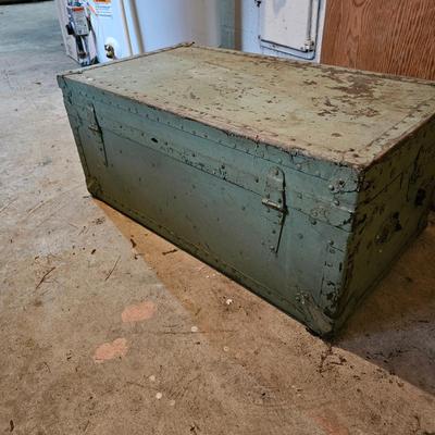 Metal Footlocker w/Tray (BS-JS)