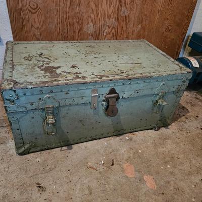 Metal Footlocker w/Tray (BS-JS)