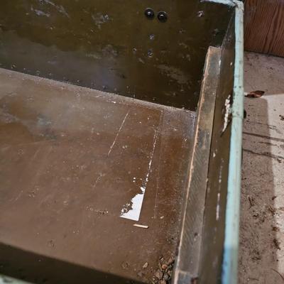 Metal Footlocker w/Tray (BS-JS)
