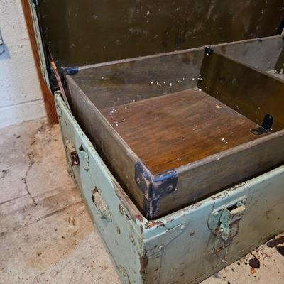 Metal Footlocker w/Tray (BS-JS)