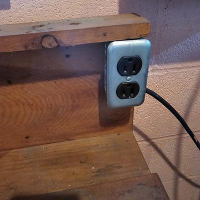 Wood Work Bench w/Attached Vise (BS-JS)