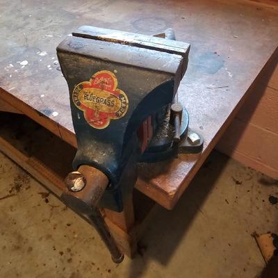 Wood Work Bench w/Attached Vise (BS-JS)