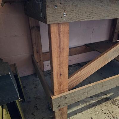 Wood Work Bench w/Attached Vise (BS-JS)