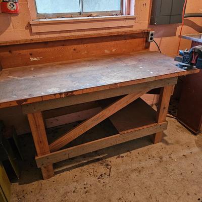 Wood Work Bench w/Attached Vise (BS-JS)