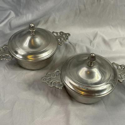 Woodbury Pewterers Pewter Porringers with Lids