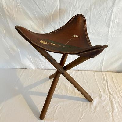 Leather Folding Tripod Saddle Seat Stool (O-RG)