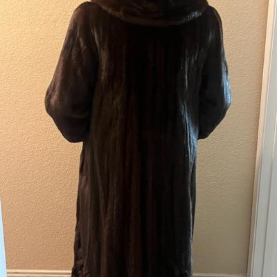 Luxurious Mink Fur Coat