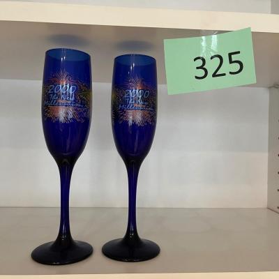 2000 Toasting glasses