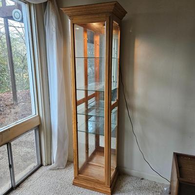 Oak Curio Cabinet with Glass Shelves (BD-DW)