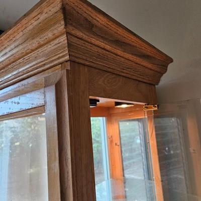 Oak Curio Cabinet with Glass Shelves (BD-DW)