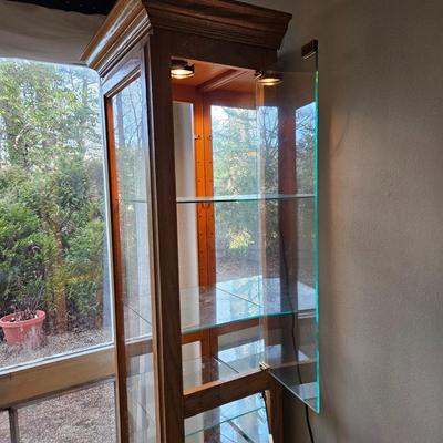 Oak Curio Cabinet with Glass Shelves (BD-DW)