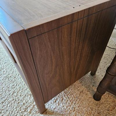 Mid Century Magnavox Stereo Console (BD-DW)
