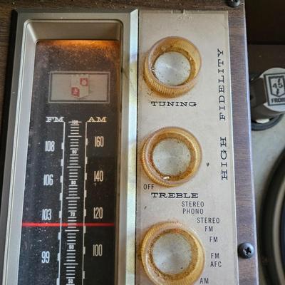 Mid Century Magnavox Stereo Console (BD-DW)