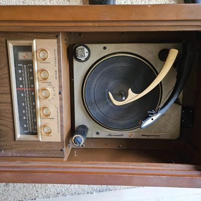 Mid Century Magnavox Stereo Console (BD-DW)