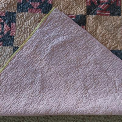 Metal Quilt Stand w/ Quilts (B2-BBL)