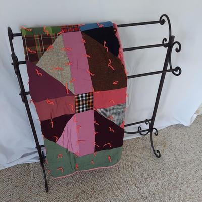 Metal Quilt Stand w/ Quilts (B2-BBL)
