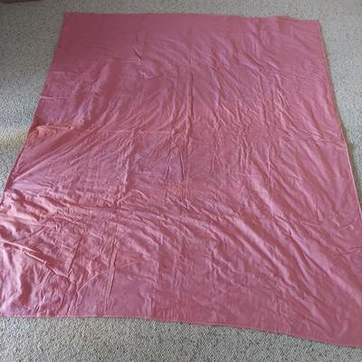 Metal Quilt Stand w/ Quilts (B2-BBL)