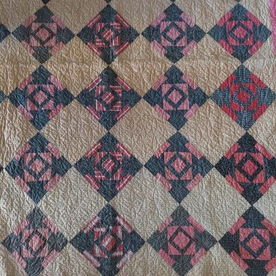 Metal Quilt Stand w/ Quilts (B2-BBL)