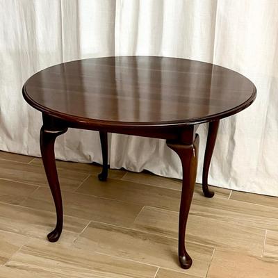 Vtg. Solid Mahogany Queen Anne Dinning Table