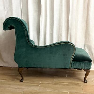 Emerald Green Velvet ~ Queen Anne Style Chaise Lounge