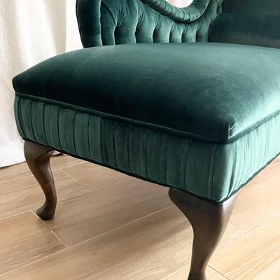 Emerald Green Velvet ~ Queen Anne Style Chaise Lounge