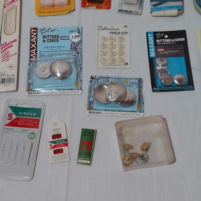 Wiss Pinking Shears and More Sewing Notions Plus Fabric (B2-BBL)