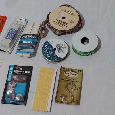 Wiss Pinking Shears and More Sewing Notions Plus Fabric (B2-BBL)