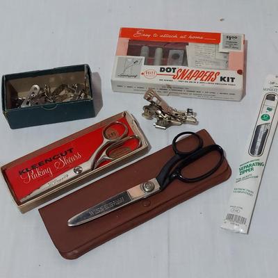 Wiss Pinking Shears and More Sewing Notions Plus Fabric (B2-BBL)