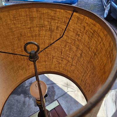Early American Style Table/Lamp (G-JS)