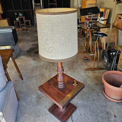 Early American Style Table/Lamp (G-JS)