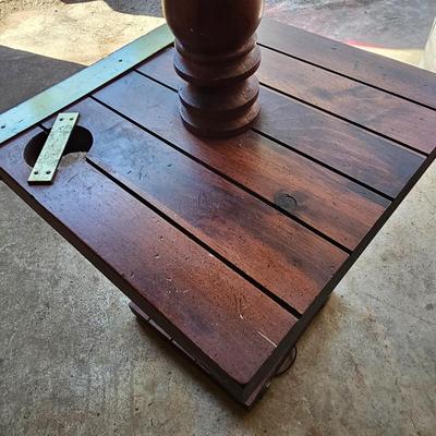 Early American Style Table/Lamp (G-JS)