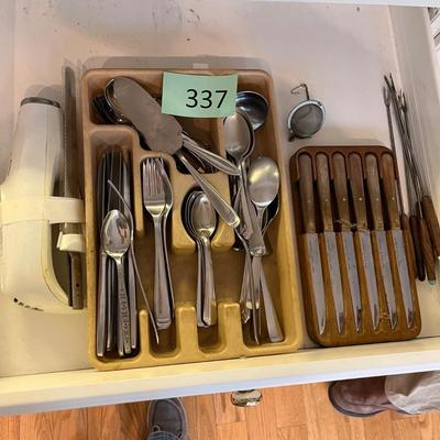 Flatware lot