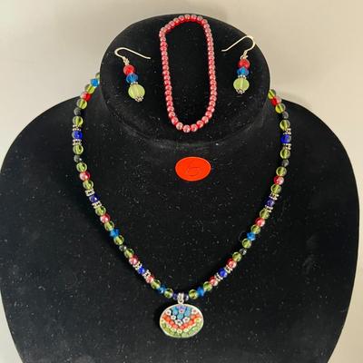 Color Beaded Pendant Necklace, Bracelet, and Earring Set (6)
