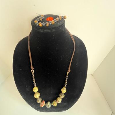 Beaded Necklace and Bracelet (15)