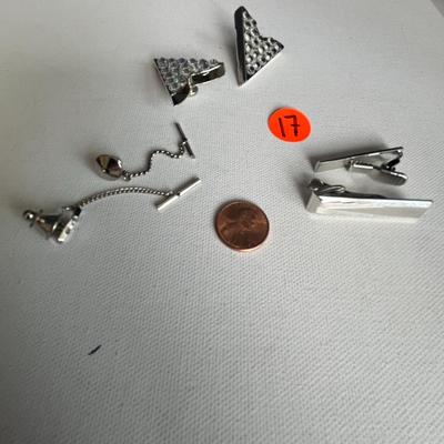 Collar Tips, Tie Clips (2), and Cufflinks Set (17)